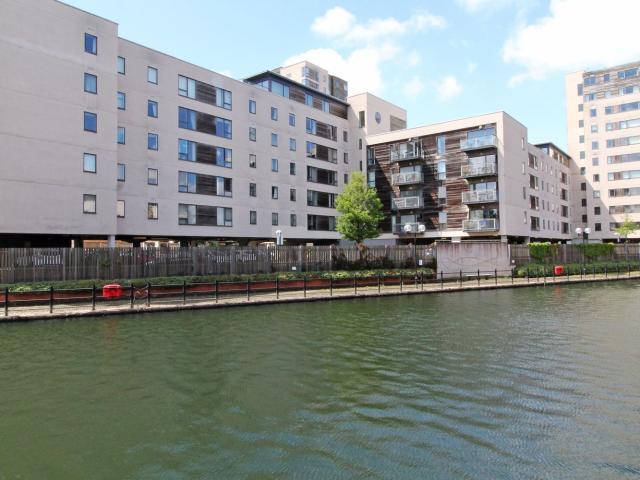 Flat for rent in Cardiff Bay, Falcon Lodge