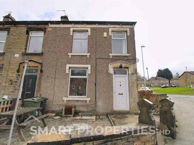 Flat for rent in Armitage Bridge, West Yorkshire
