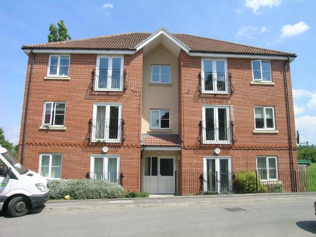 Flat for rent in Kings Hill, Colliers End