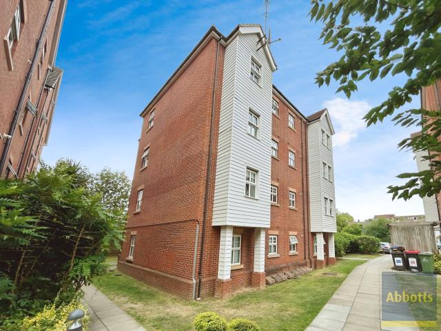 Flat for rent in Vinters Park, Midway