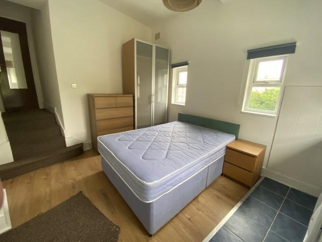 Flat for rent in Shacklewell, Greater London