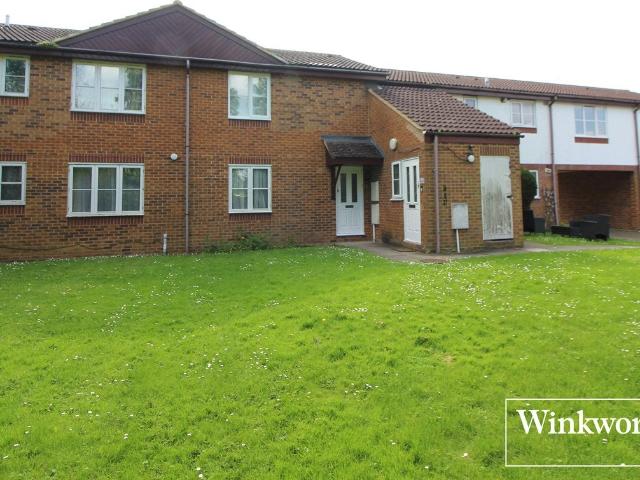 Flat for rent in Elstree and Borehamwood, Borehamwood