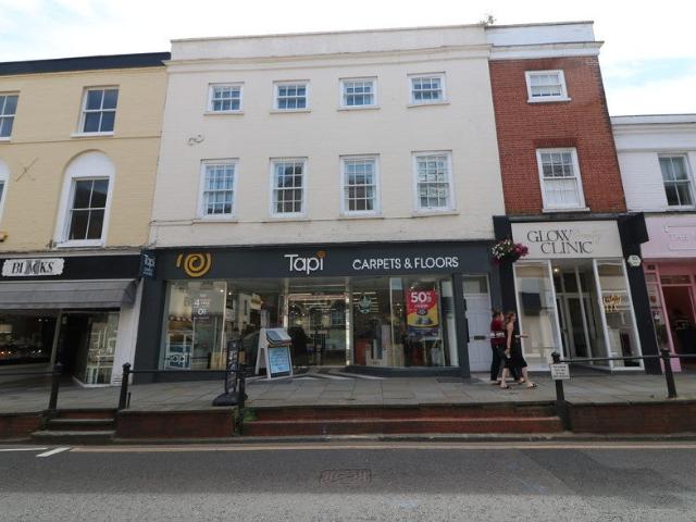 Flat for rent in Rose Hill, Pachesham Park