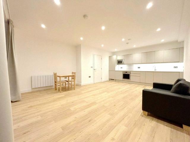 Flat for rent in Farnborough Business Park, Rushmoor