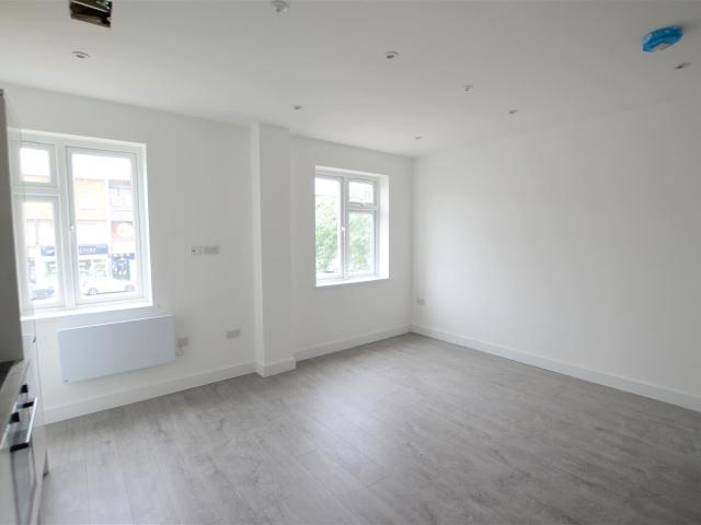 Flat for rent in Cippenham, Slough