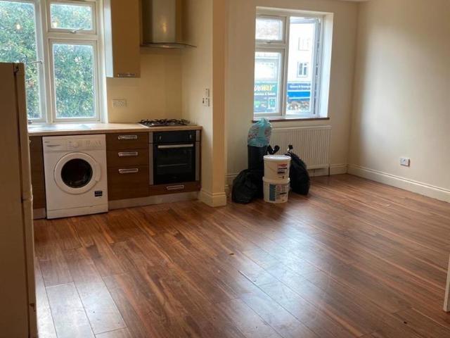 Flat for rent in Cippenham, Slough