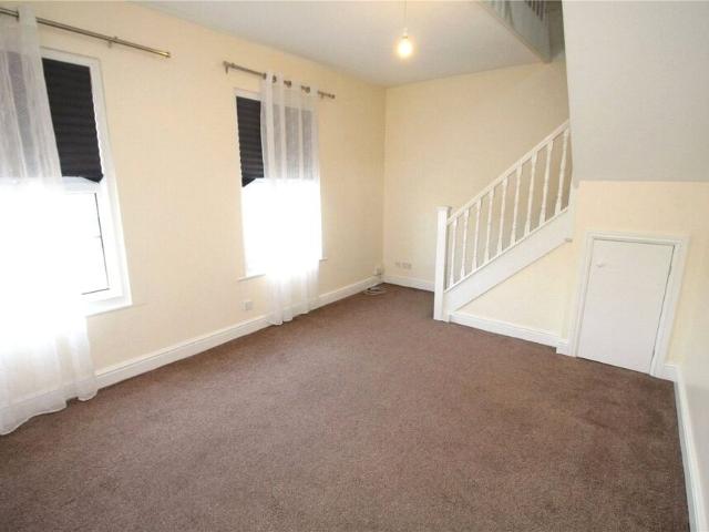 Flat for rent in Bedford