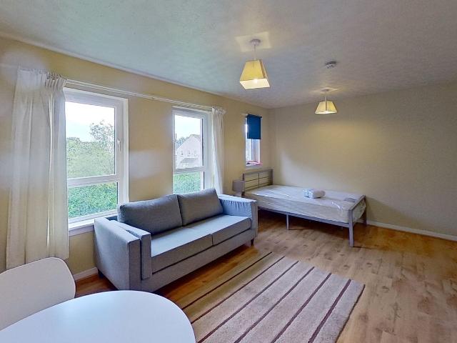 Flat for rent in East Craigs, Scotland