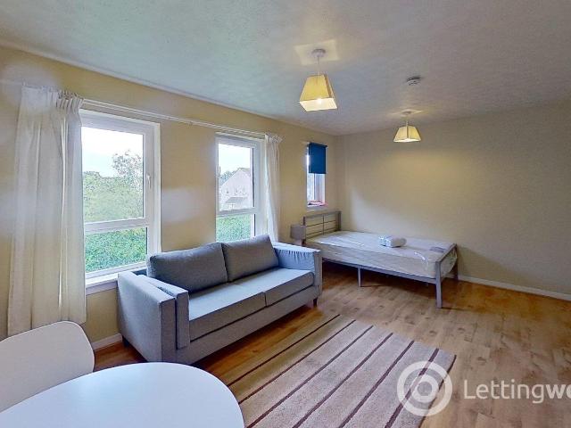 Flat for rent in East Craigs, Scotland