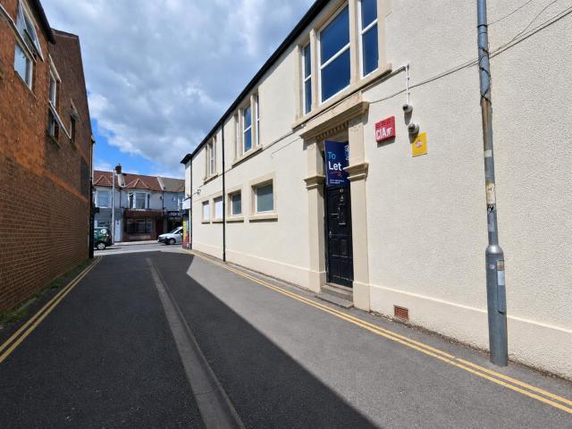 Flat for rent in Fratton, City Of Portsmouth