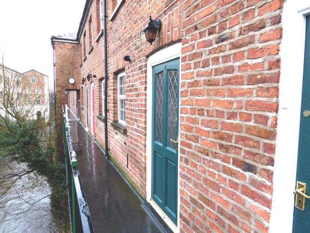 Flat for rent in Hurdsfield, Macclesfield