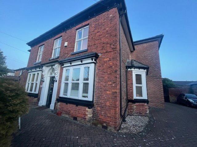 Flat for rent in Hurdsfield, Macclesfield