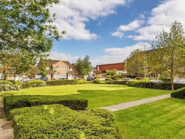Flat for rent in Maidenbower, Crawley