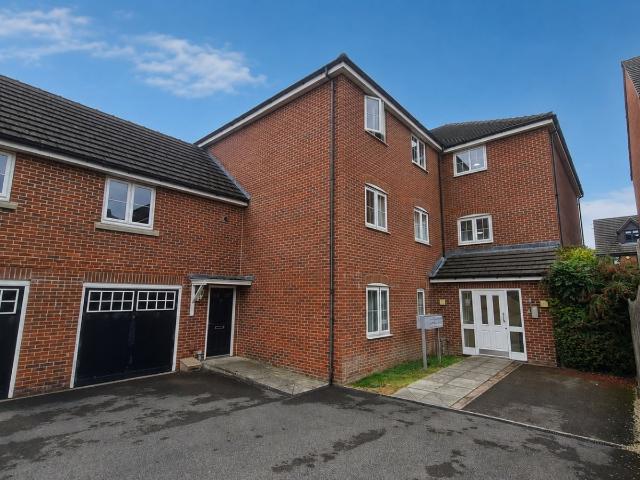 Flat for rent in Thorpe, West Yorkshire