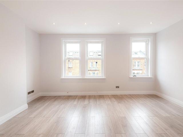 Flat for rent in Maida Hill, Greater London