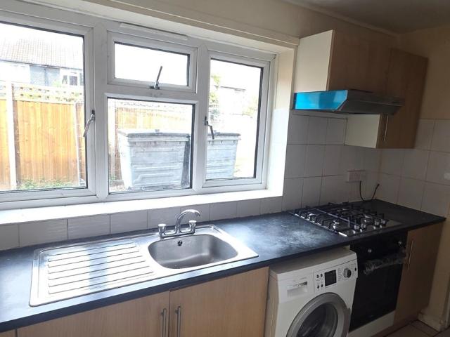 Flat for rent in North Feltham, Greater London