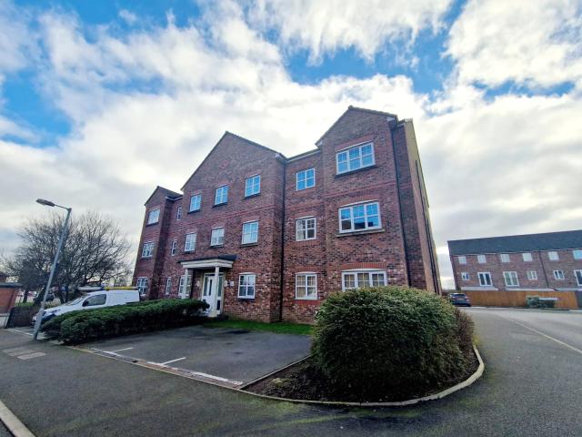 Flat for rent in Lee Bank, Greater Manchester