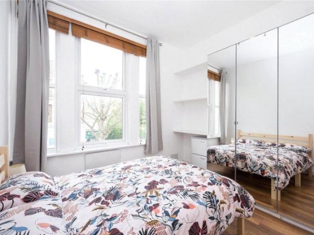 Flat for rent in Kensal Town, Greater London