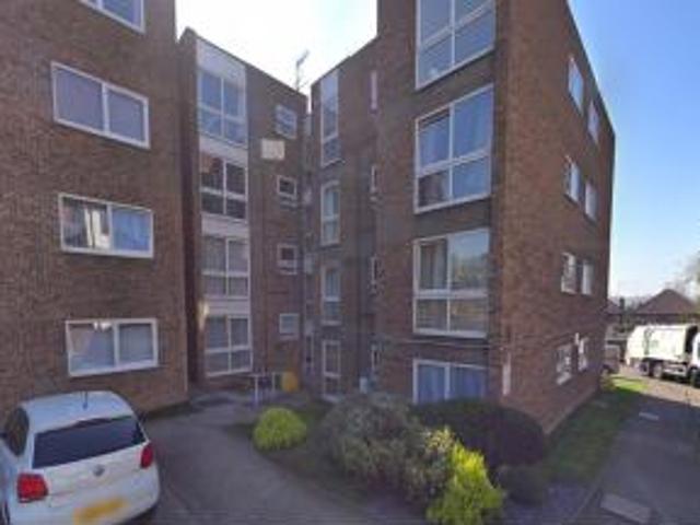 Flat for rent in Widmore, Greater London