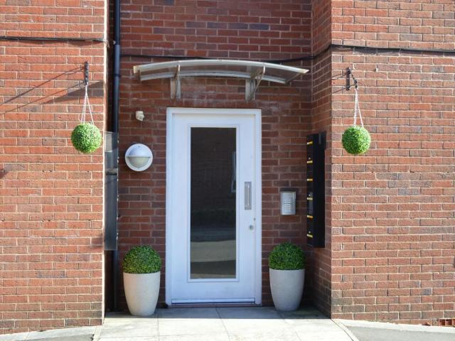 Flat for rent in Birchgrove, Cardiff