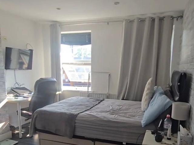Flat for rent in Eastcote, Greater London