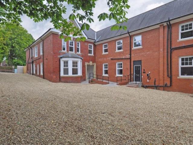 Flat for rent in Ridgeway, Newport