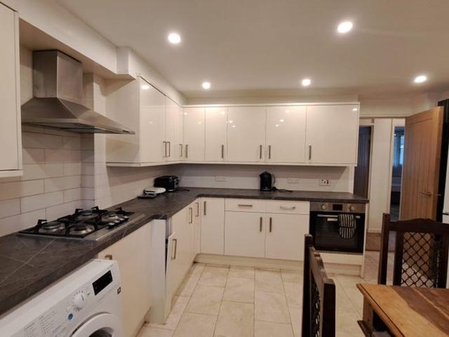 Flat for rent in Earl's Court, Greater London