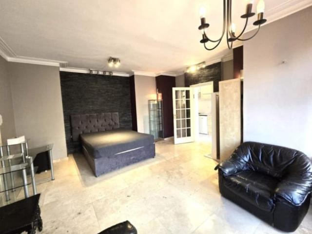 Flat for rent in London Borough of Barnet, Greater London