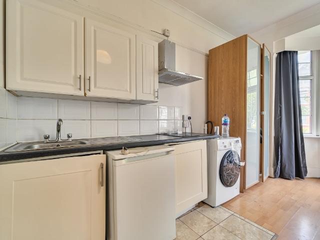 Flat for rent in West Hampstead, Greater London