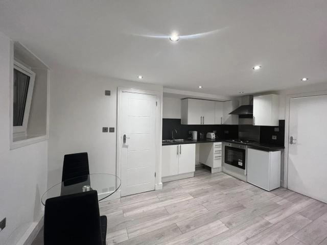 Flat for rent in South Hampstead, Greater London