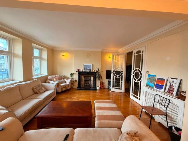 Flat for rent in West Hampstead, Greater London