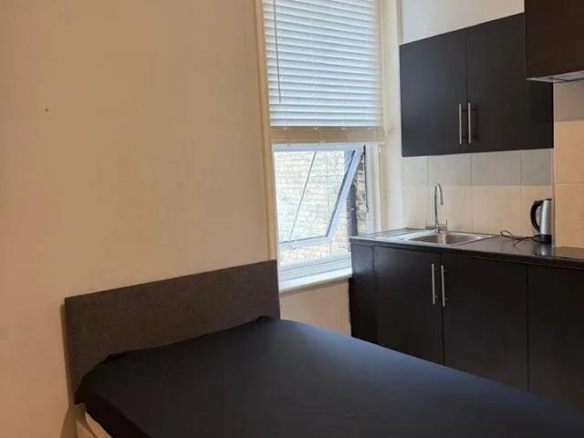 Flat for rent in Golders Green, Greater London