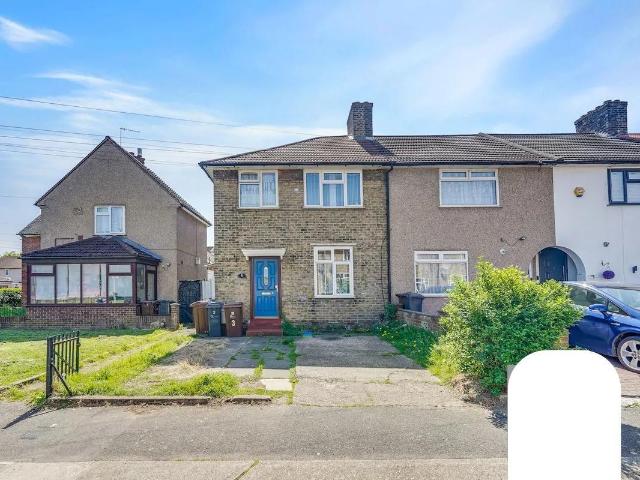 Flat for rent in London Borough of Barking and Dagenham, Greater London