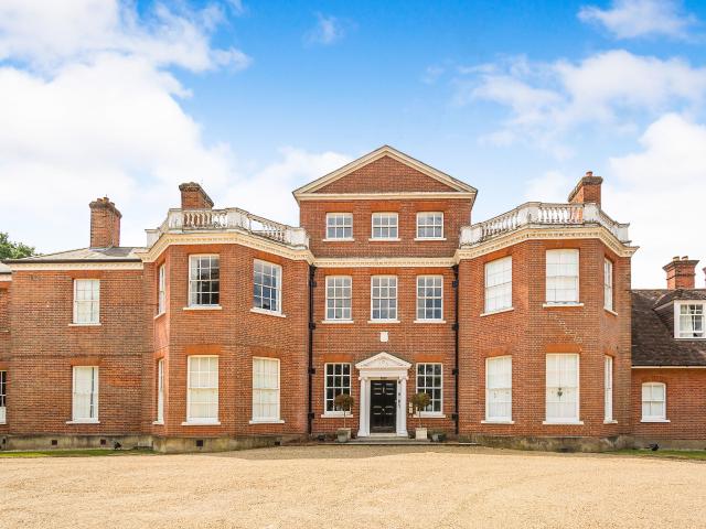 Flat for rent in Eversley, Hart