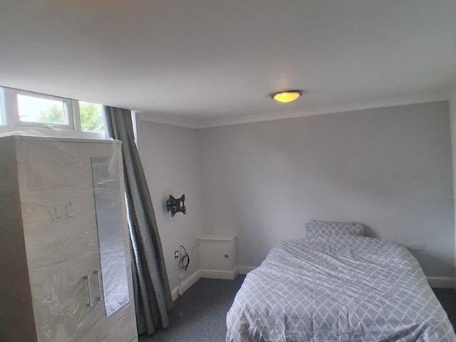 Flat for rent in Blackhills, Surrey