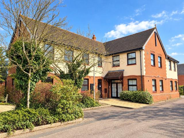 Flat for rent in Theale, West Berkshire