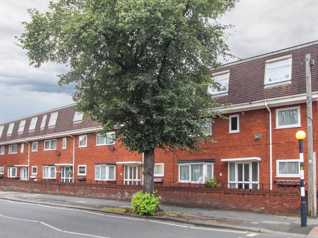 Flat for rent in Trafford Park, Greater Manchester