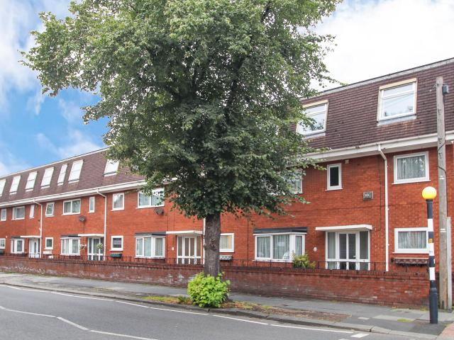Flat for rent in Trafford Park, Greater Manchester