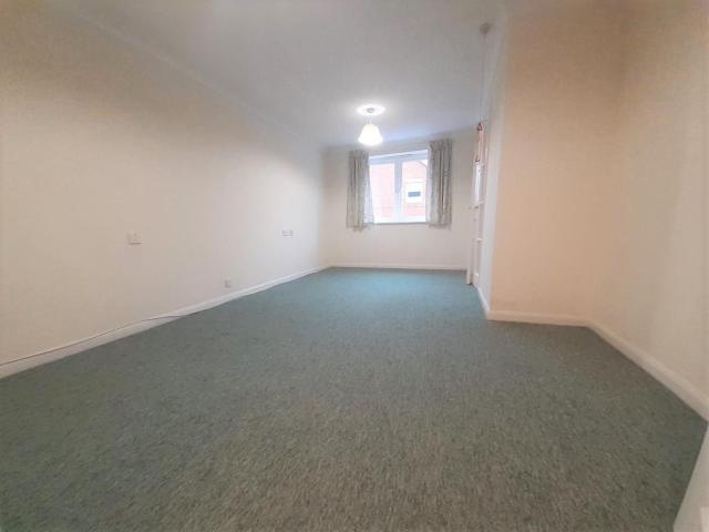 Apartment for rent in Elmhurst, Aylesbury