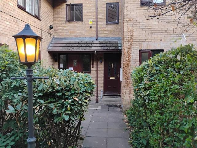 Flat for rent in Edmonton, Greater London