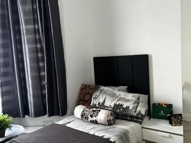 Flat for rent in Lower Edmonton, Edmonton