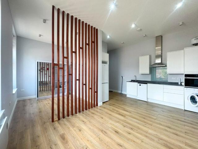 Flat for rent in Lower Edmonton, Edmonton