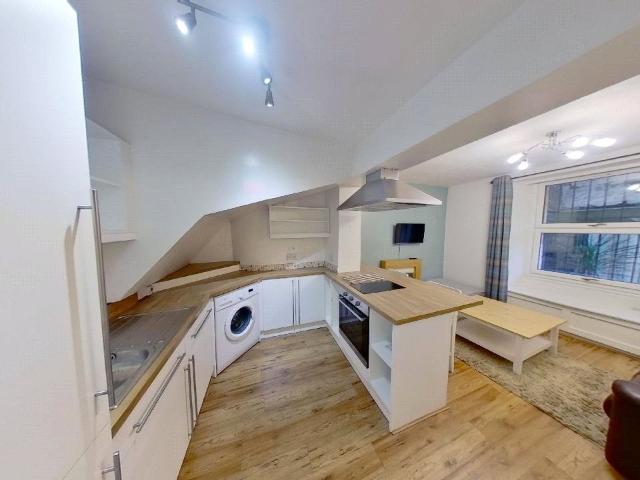 Flat for rent in Gayfield, Broughton