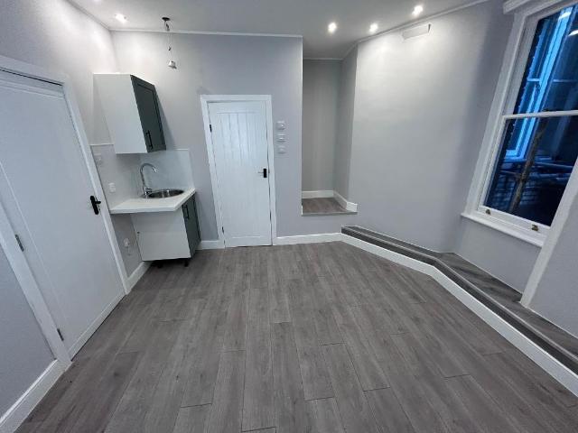 Flat for rent in Fortis Green, Greater London