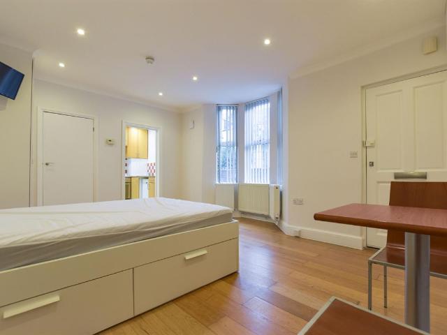 Flat for rent in London Borough of Camden, Greater London
