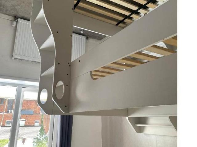 Flat for rent in Moses Gate, Lee Bank
