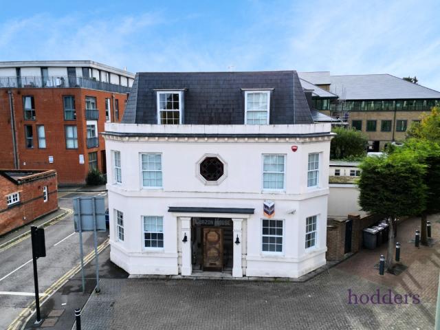 Flat for rent in Chertsey, Runnymede