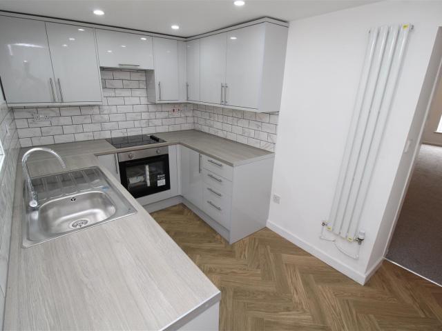 Flat for rent in Treharris