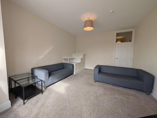 Flat for rent in Cotteridge, West Midlands