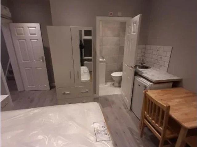 Flat for rent in London Borough of Ealing, Hanwell